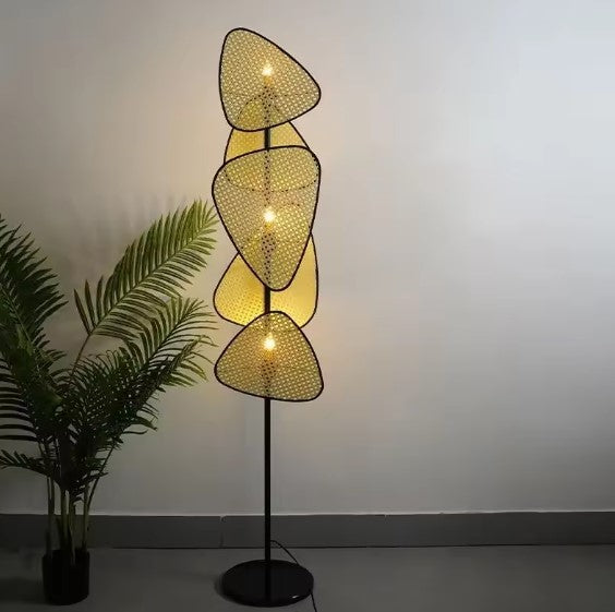 Lampadaire rotin feuillage