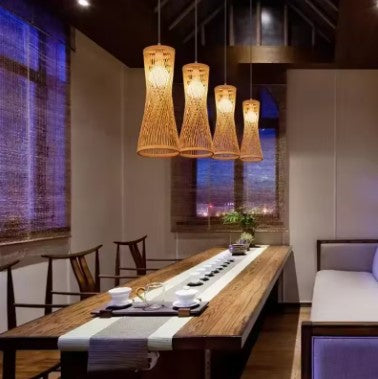 Suspension rotin élancée