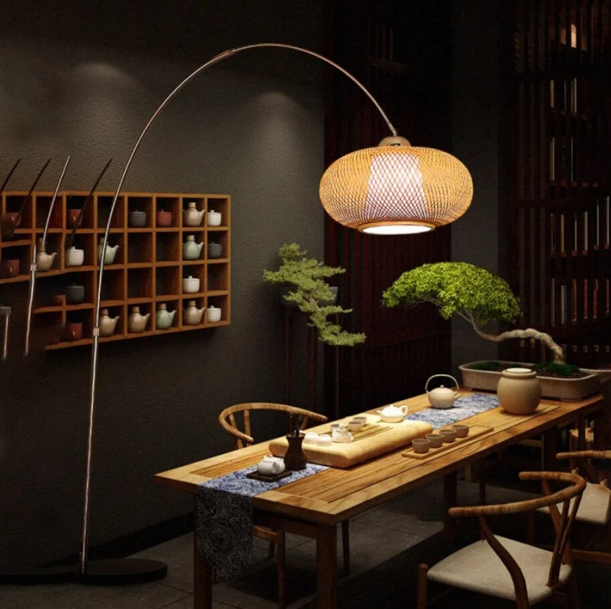 Lampadaire en rotin vs lampadaire en bambou : lequel choisir pour votre intérieur ?